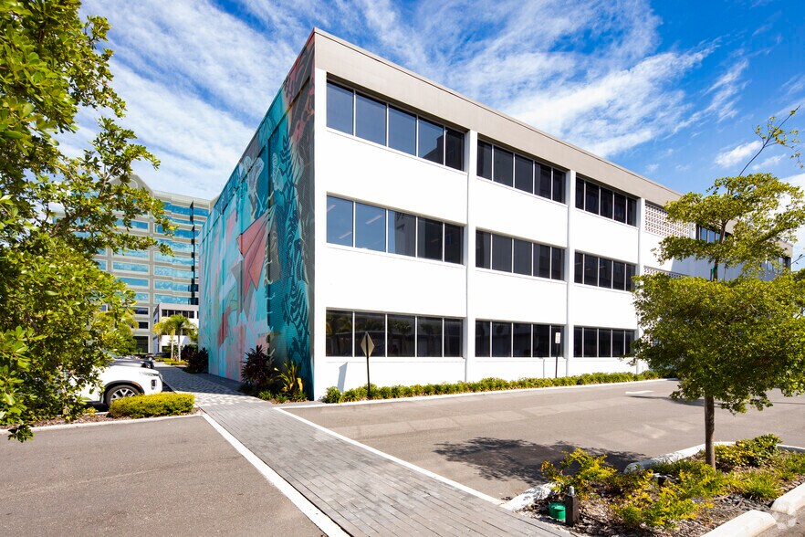 1311 N Westshore Blvd, Tampa, FL à louer - Photo du bâtiment - Image 2 de 11