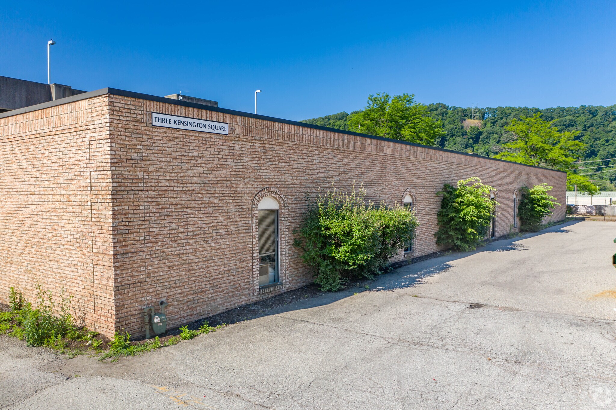 3 Kensington Sq, New Kensington, PA for lease Primary Photo- Image 1 of 7