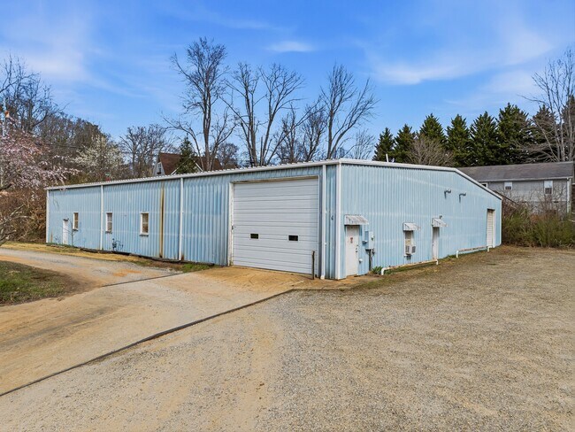 Plus de détails pour 5 Woodland Dr, Asheville, NC - Industriel à vendre