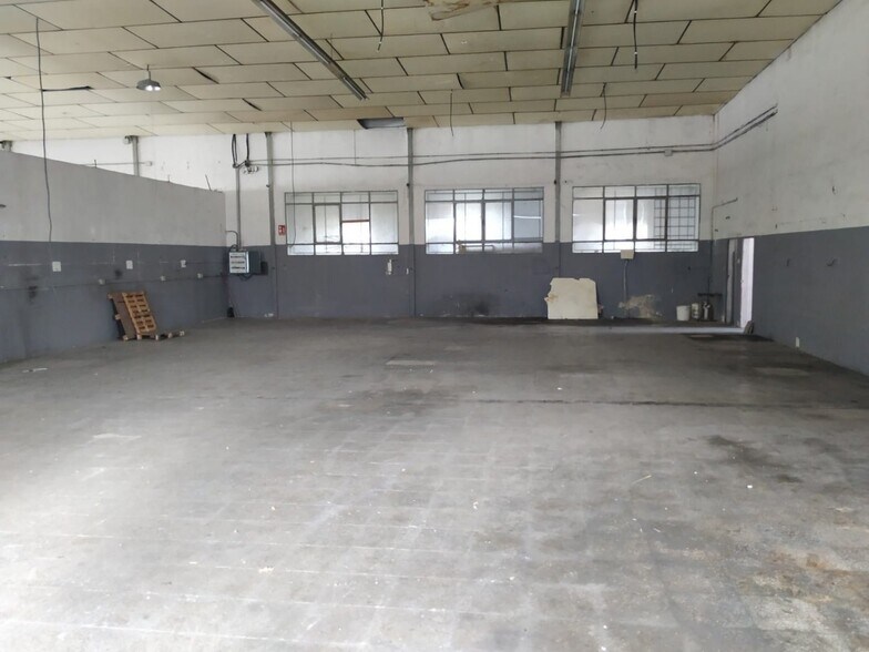 Industrial in Elche for sale - Interior Photo - Image 2 of 13