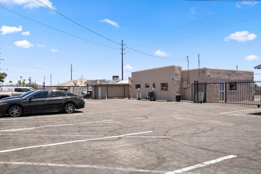 2818 W Northern Ave, Phoenix, AZ for sale - Building Photo - Image 3 of 21