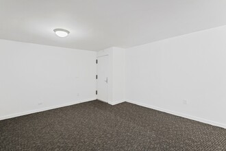 330 W 58th St, New York, NY à louer Photo intérieure- Image 2 de 3