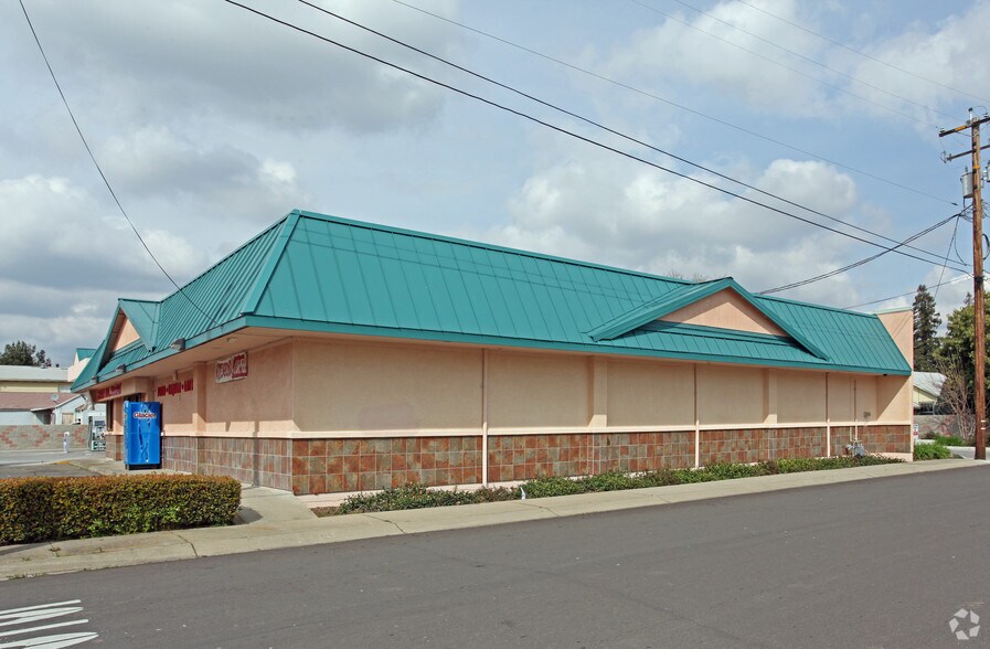 169 Percy Ave, Yuba City, CA à vendre - Photo du bâtiment - Image 3 de 12