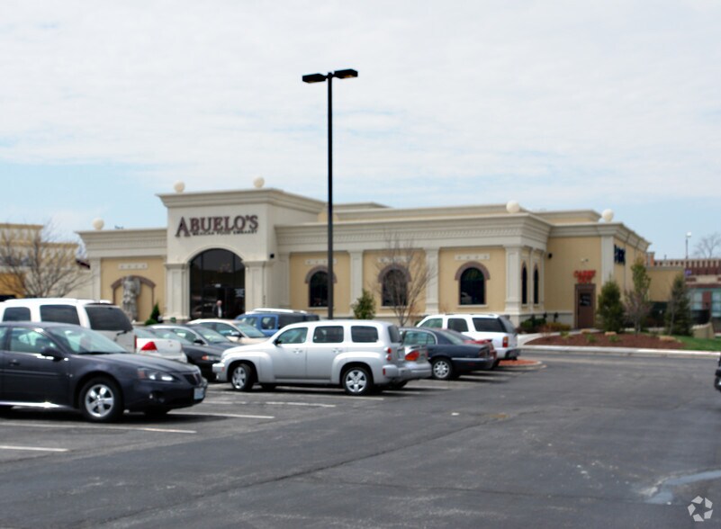 8541 NW Prairie View Rd, Kansas City, MO à louer - Photo du bâtiment - Image 2 de 18