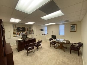 1364 London Bridge Rd, Virginia Beach, VA for lease Interior Photo- Image 1 of 5