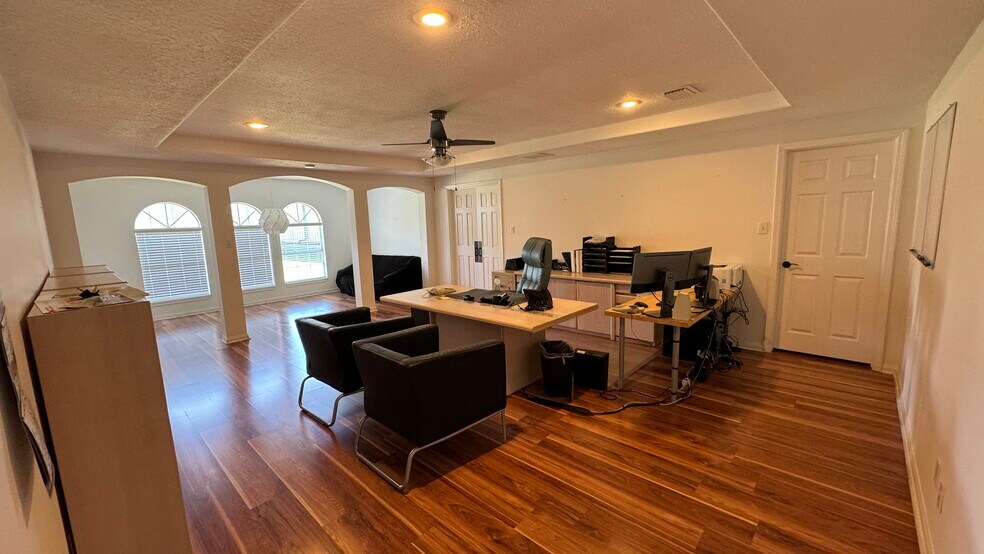 25203 Kelly Rd, Porter, TX à louer - Photo intérieure - Image 1 de 16