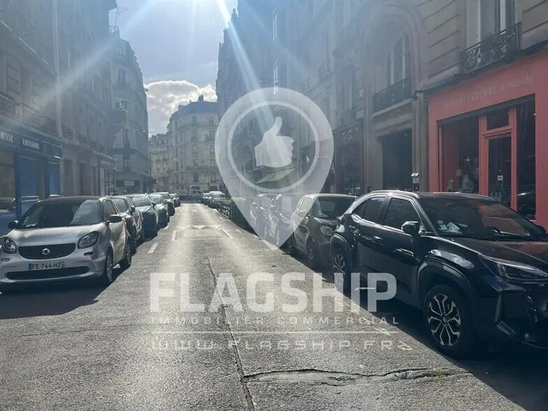 Retail in Paris for lease - Building Photo - Image 2 of 2