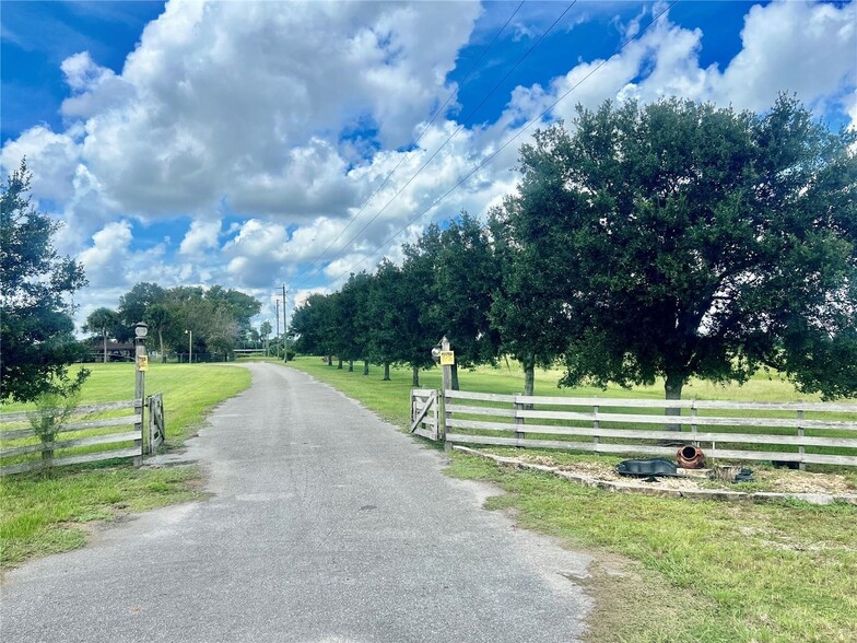 1702 NW 364th Rd, Okeechobee, FL à vendre - Photo du bâtiment - Image 1 de 1