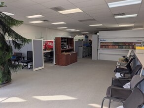 300 Clubhouse Rd, Hunt Valley, MD à louer Photo intérieure- Image 2 de 8