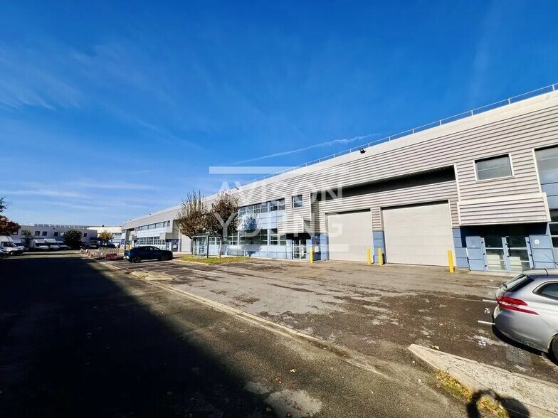 Flex dans La Courneuve à louer - Photo du bâtiment - Image 2 de 6