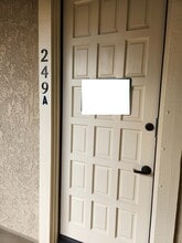 2301 W Lincoln Ave, Anaheim, CA à louer Photo intérieure- Image 1 de 9