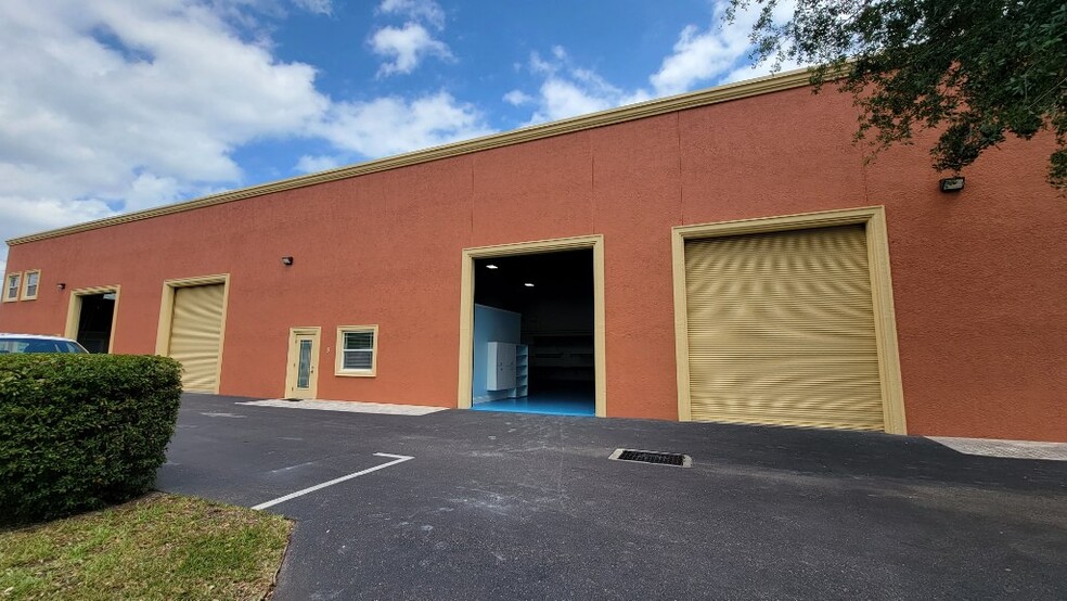 14173 Honeywell Rd, Largo, FL for lease - Building Photo - Image 3 of 3