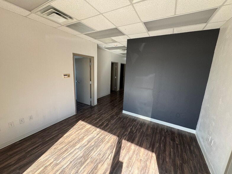 7140 Regal Ln, Knoxville, TN for lease - Building Photo - Image 3 of 11