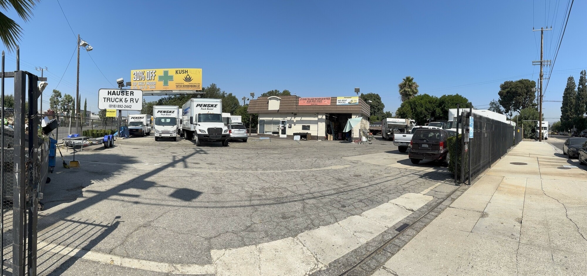 16207 Roscoe Blvd, North Hills, CA for lease Primary Photo- Image 1 of 2