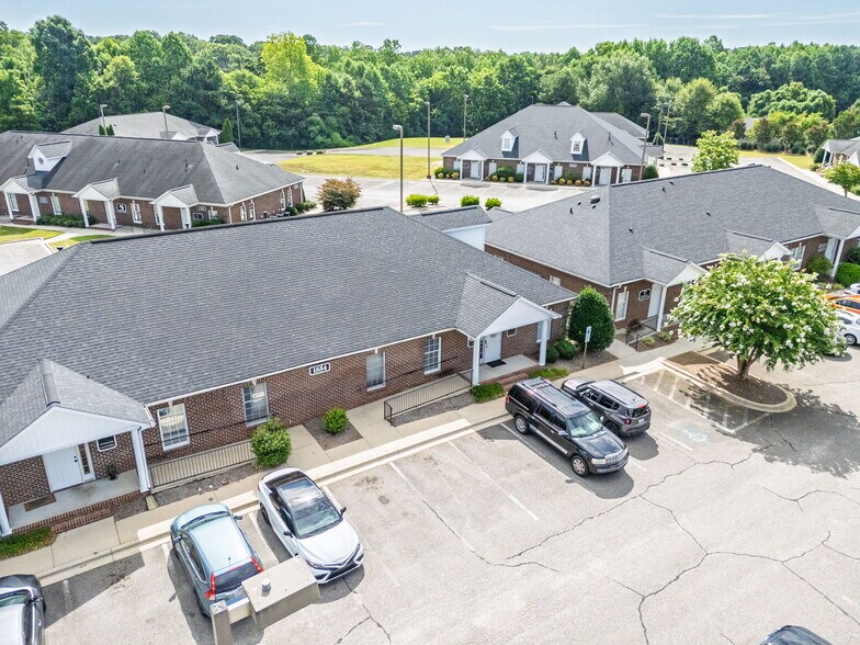 1554 Union Rd, Gastonia, NC à louer - Photo du bâtiment - Image 3 de 30