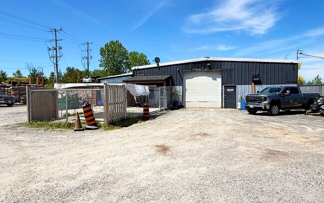 Plus de détails pour 737 Gilmore Rd, Fort Erie, ON - Industriel à vendre