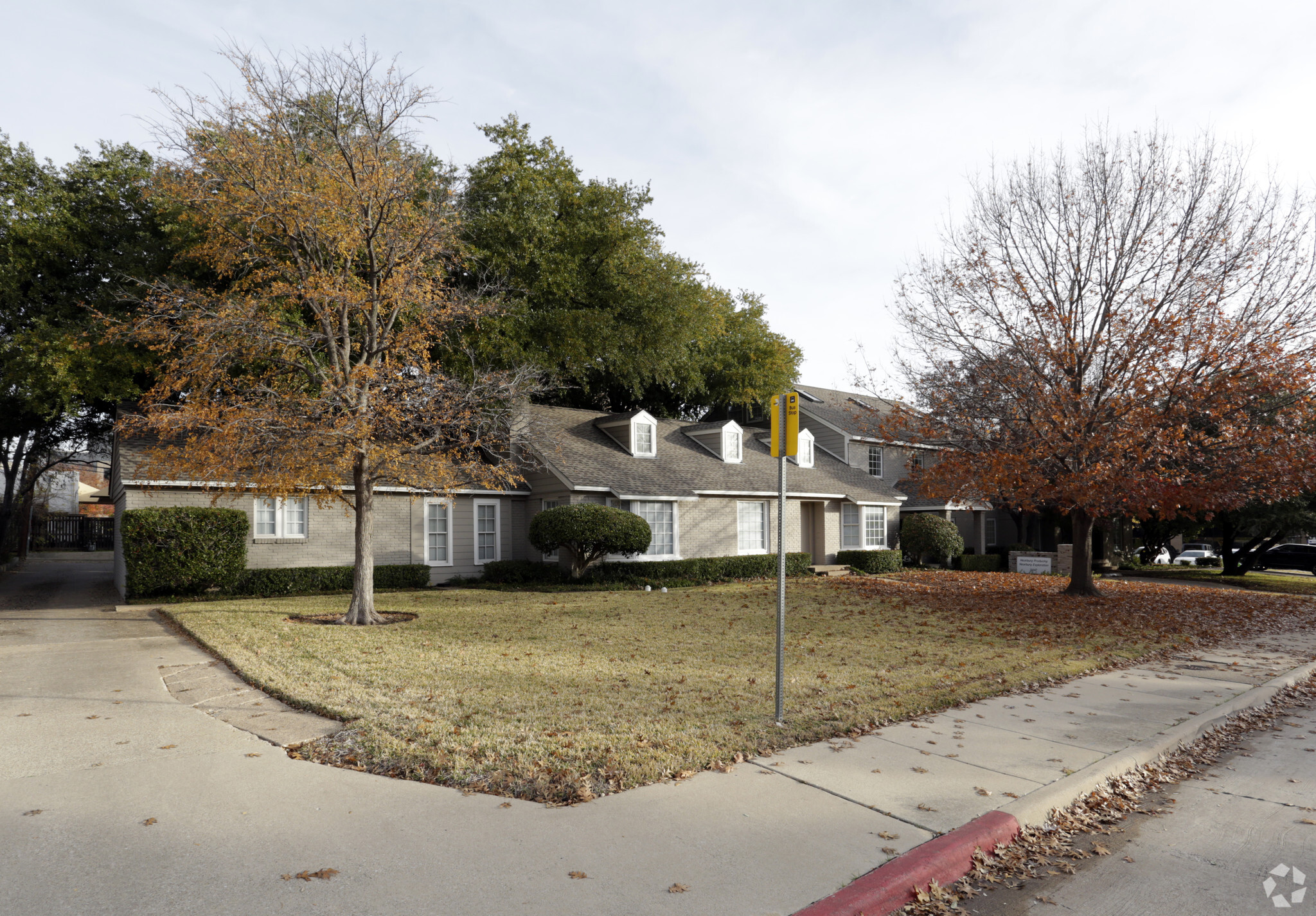 5447 Glen Lakes Dr, Dallas, TX for sale Primary Photo- Image 1 of 4