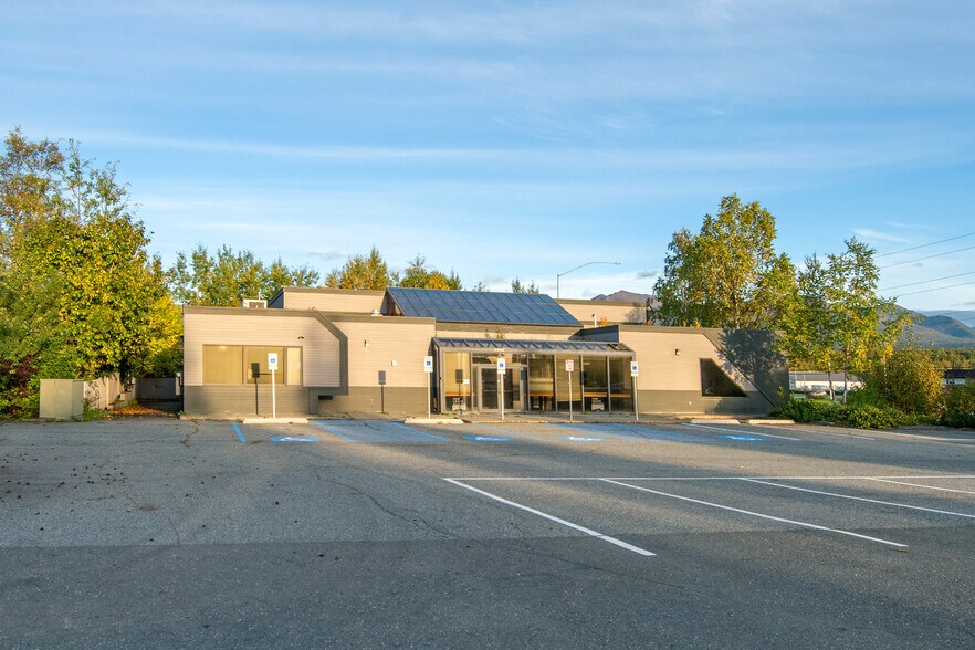 4361 Boniface Pky, Anchorage, AK à vendre - Photo du bâtiment - Image 3 de 79