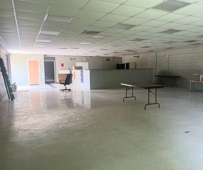 2103 Washington St, Monroe, LA for sale - Interior Photo - Image 2 of 6