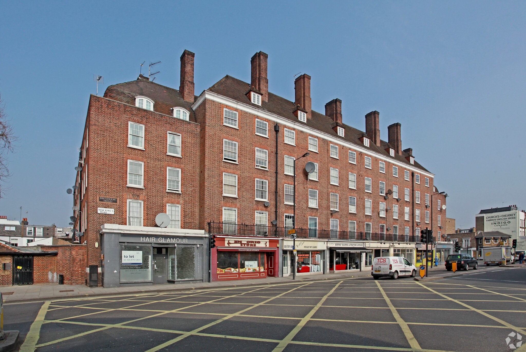 24 New Kings Rd, London for lease Primary Photo- Image 1 of 3