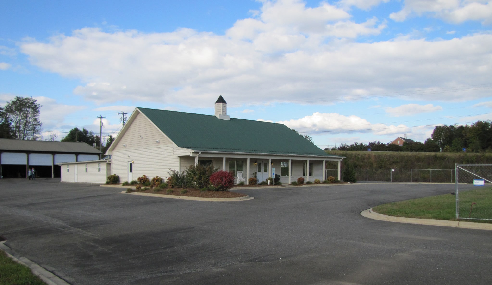 105 Lola Ln, Pilot Mountain, NC for lease Primary Photo- Image 1 of 20