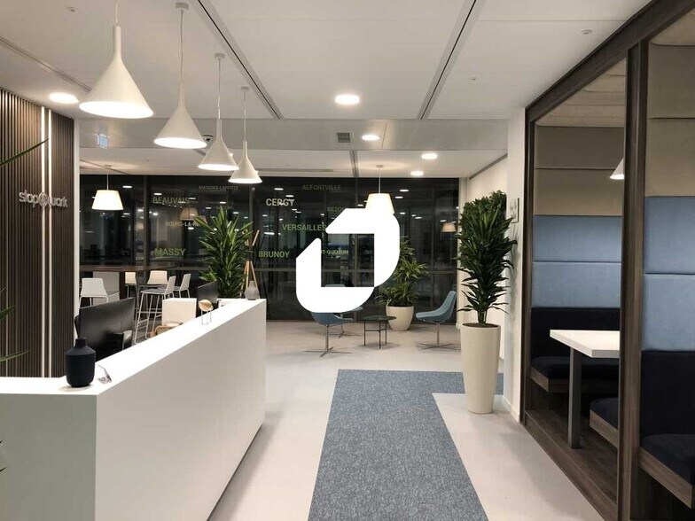 Office in Versailles for lease - Interior Photo - Image 1 of 26