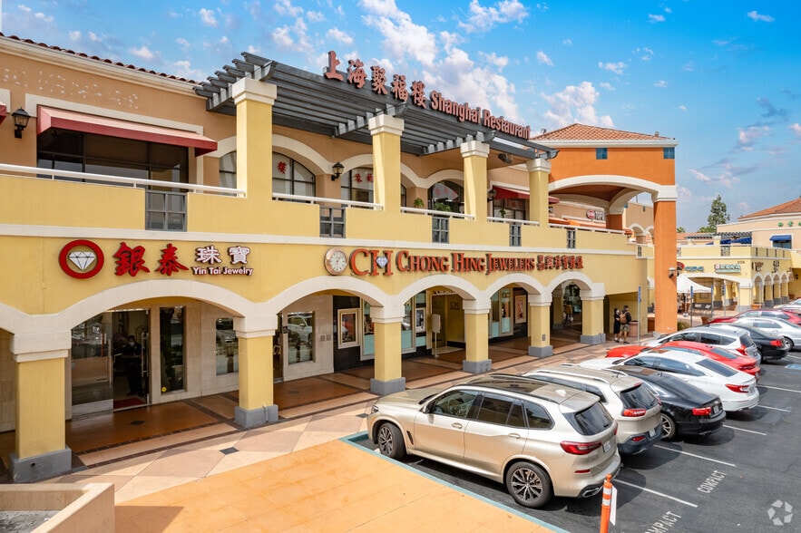 140 W Valley Blvd, San Gabriel, CA for lease - Primary Photo - Image 1 of 6