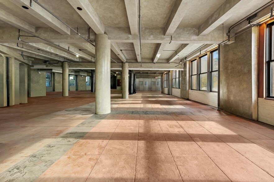 533 Canal St, New York, NY for sale - Building Photo - Image 2 of 10