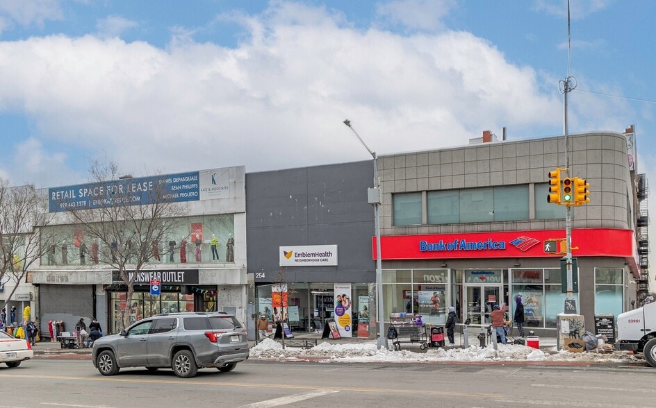 248-260 E Fordham Rd, Bronx, NY for sale - Building Photo - Image 2 of 4
