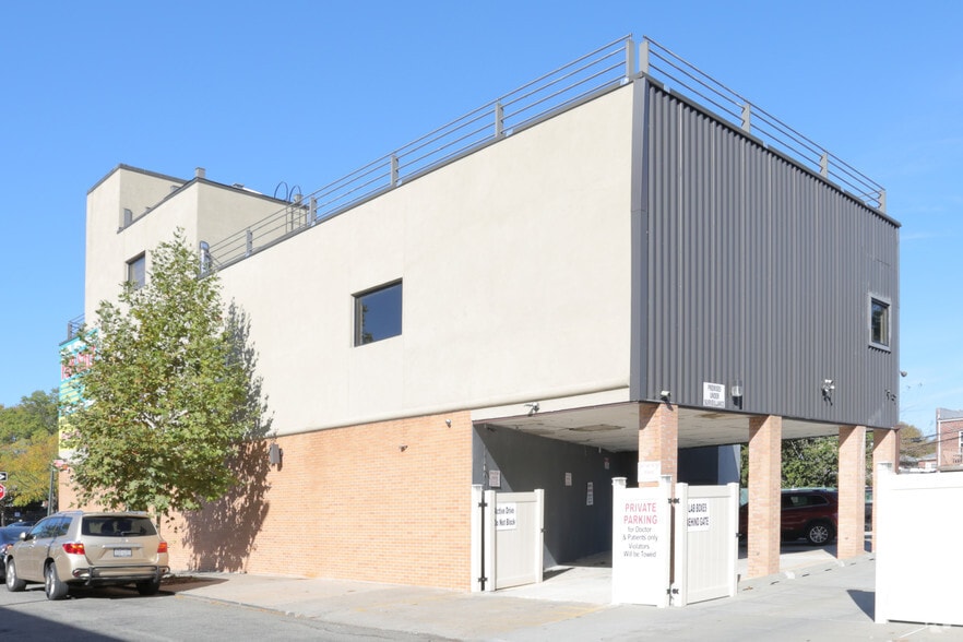 26-19 Francis Lewis Blvd, Flushing, NY for lease - Building Photo - Image 3 of 10