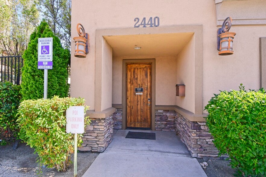 2440 Vassar St, Reno, NV for lease - Building Photo - Image 1 of 21