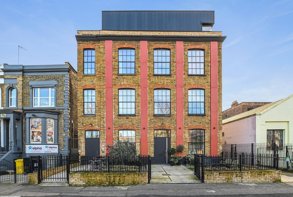 1 Darnley Rd, London for lease Primary Photo- Image 1 of 6