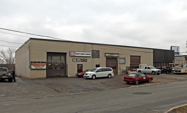 Plus de détails pour 10 Russett Ave, Oshawa, ON - Industriel à vendre