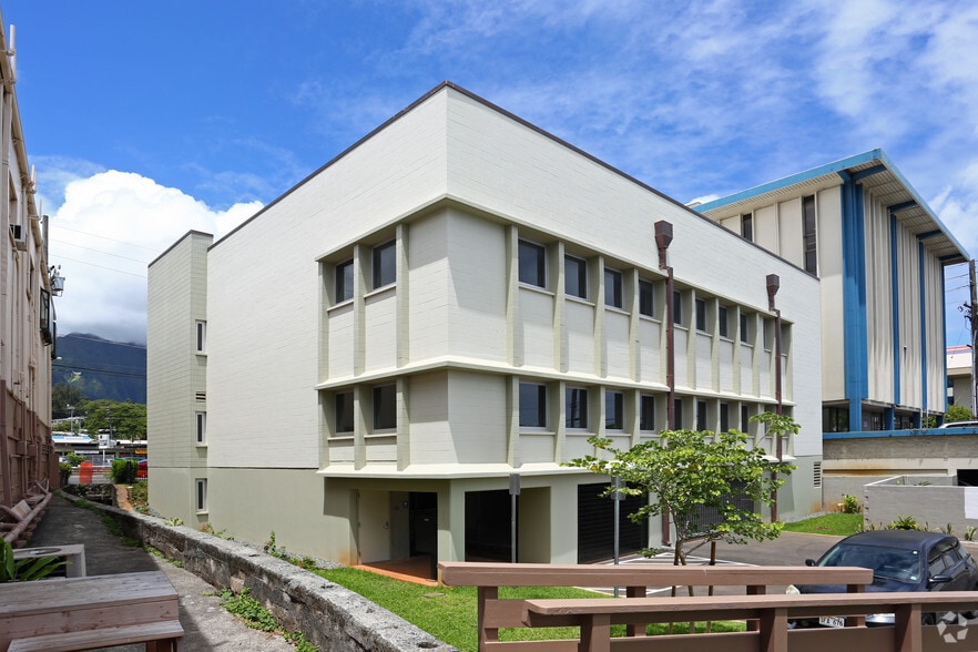 45-943 Kamehameha Hwy, Kaneohe, HI à louer - Photo du bâtiment - Image 2 de 7