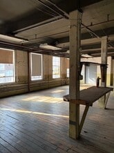 25 Wells St, Bridgeport, CT à louer Photo intérieure- Image 1 de 4