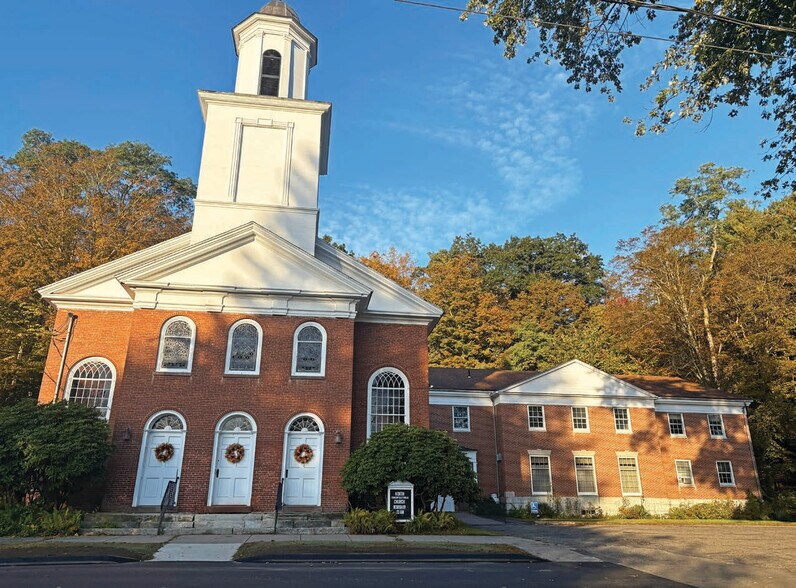 17 Church St N, New Hartford, CT à vendre - Photo du bâtiment - Image 2 de 14