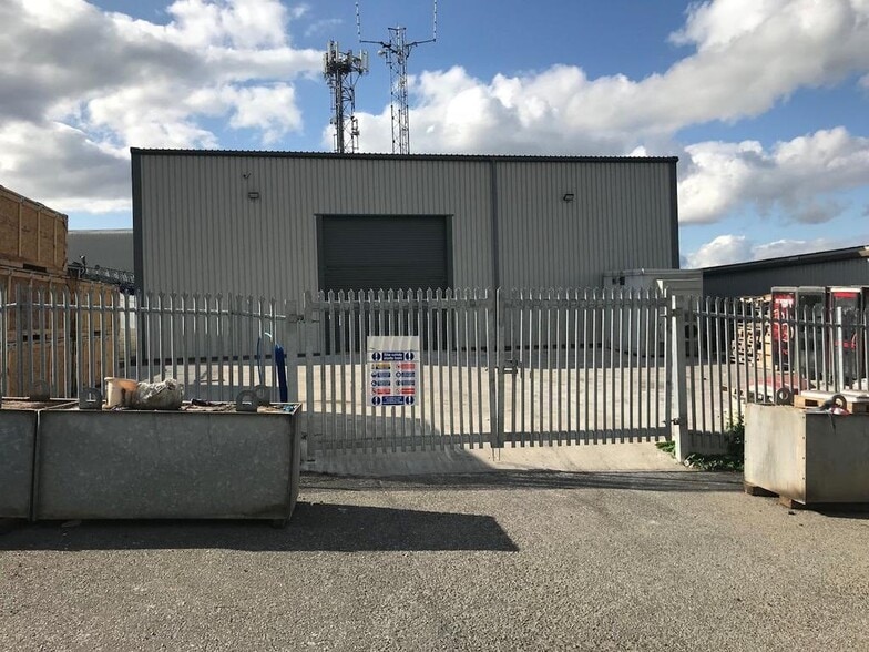 Phoenix Clos, Heywood for lease - Building Photo - Image 2 of 4