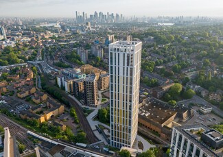 Plus de détails pour Conington Rd, London - Vente au détail à louer