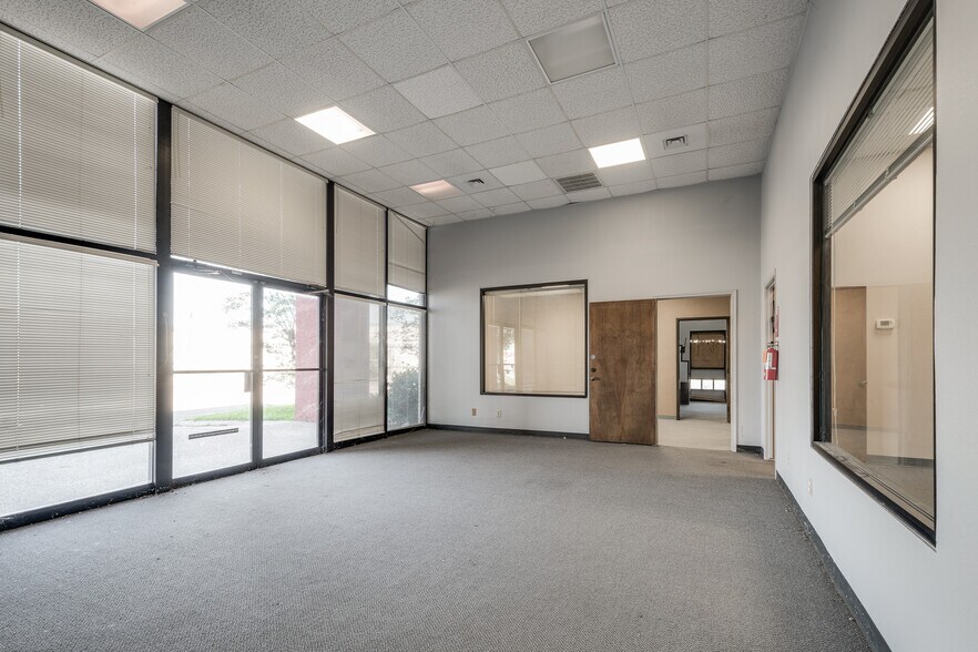 22475 Community Dr, New Caney, TX à vendre - Photo du bâtiment - Image 3 de 30