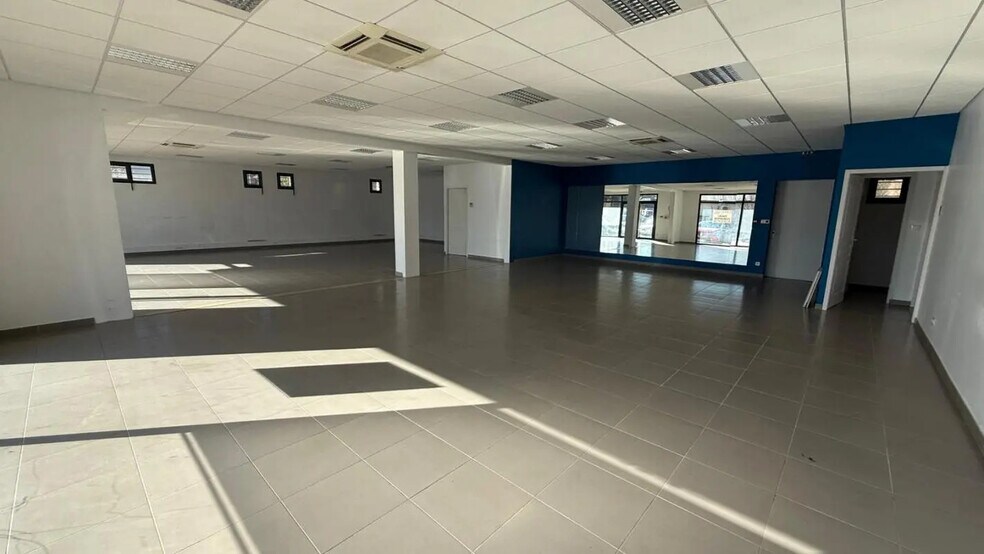 Bureau dans Saint-Denis-lès-Bourg à louer - Photo intérieure - Image 2 de 16