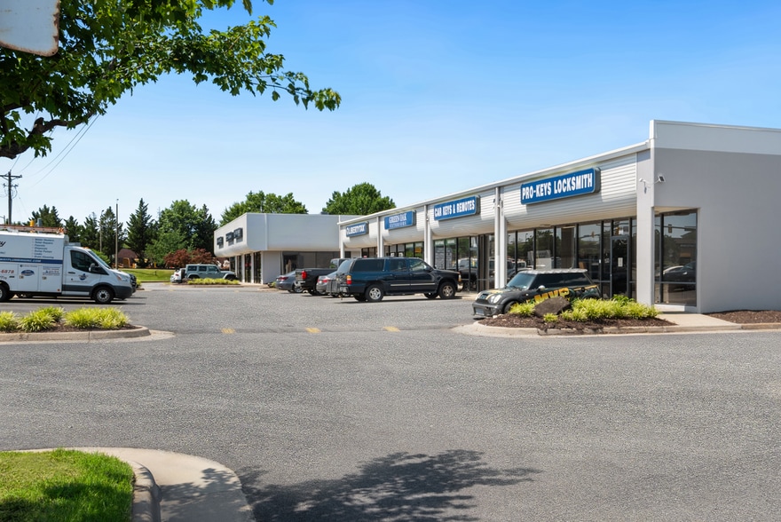 3035-3099 PS Business Center Dr, Woodbridge, VA à louer - Photo du bâtiment - Image 3 de 8