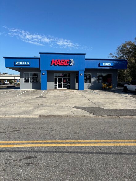 10448 Atlantic Blvd, Jacksonville, FL for sale - Primary Photo - Image 1 of 6