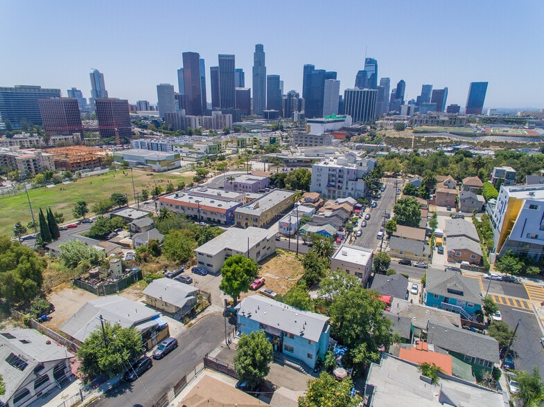 1217 W Court St, Los Angeles, CA à vendre - Photo du bâtiment - Image 2 de 23