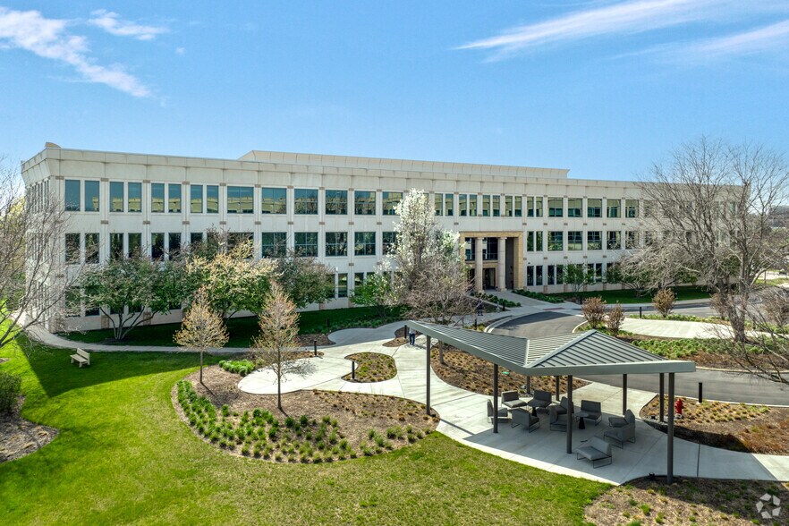 150 N Field Dr, Lake Forest, IL à vendre - Photo principale - Image 1 de 41