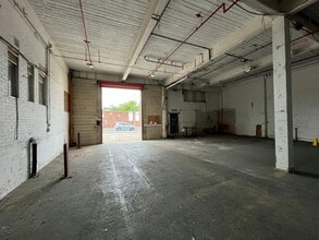 69 Upper Accommodation Rd, Leeds for sale Interior Photo- Image 2 of 9