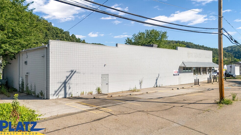 220 3rd St, Wellsville, OH for sale - Building Photo - Image 2 of 7