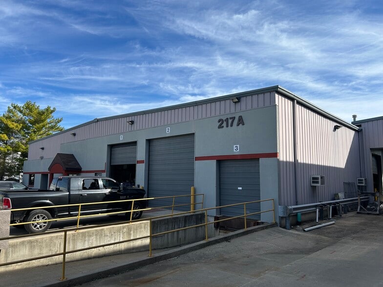 217 S Pioneer Blvd, Springboro, OH for lease - Building Photo - Image 2 of 6