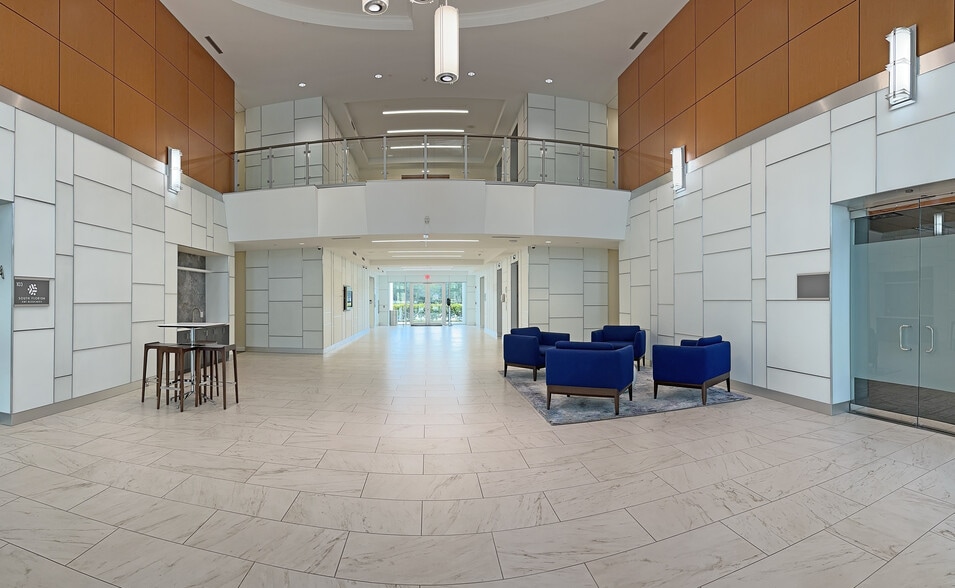 2500 Weston Rd, Weston, FL for lease - Lobby - Image 3 of 32