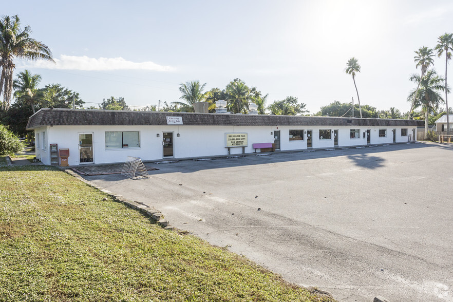 7573 Raymary St, Bokeelia, FL for sale - Primary Photo - Image 1 of 1