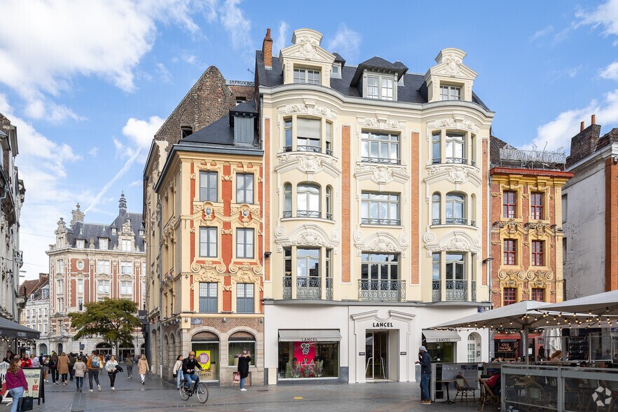 46 Place Du Général De Gaulle, Lille à louer - Photo du bâtiment - Image 2 de 12